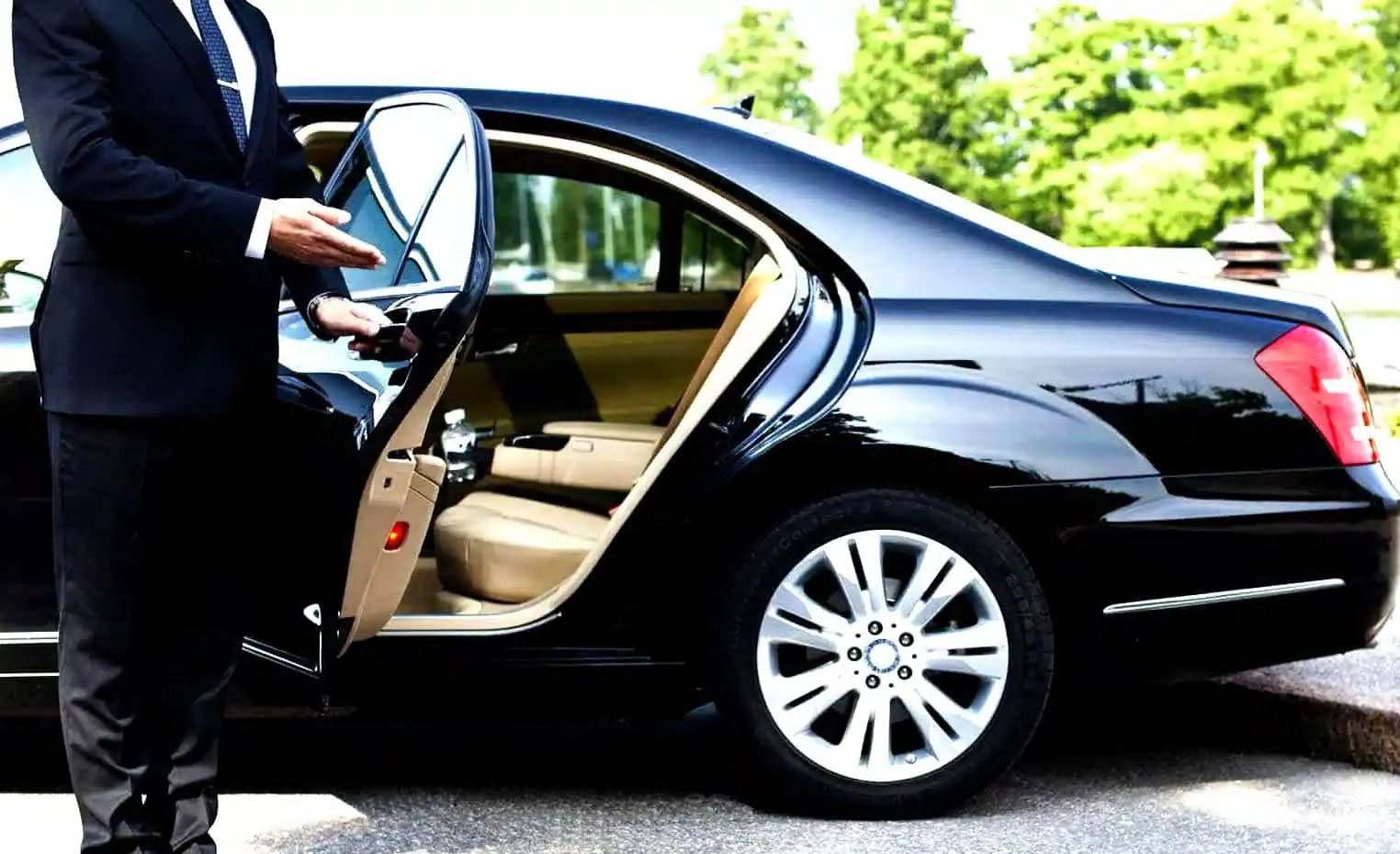 For a smooth and reliable airport transfer, look no further than Car Rentals Rwanda. With our free airport transfer service and a wide range of vehicles for hire, you’ll be ready to explore Rwanda stress-free. Book your car rental today and let us handle the rest!