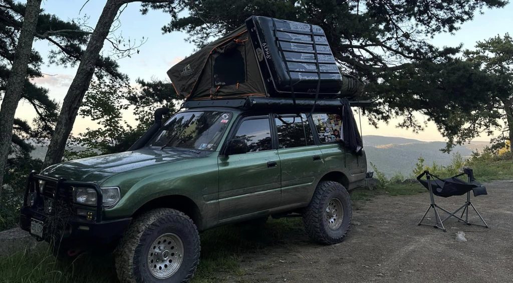 Book One-Way 4x4 Car hire with Car Rentals Rwanda. Travel freely between Rwanda and Uganda with 4×4 vehicles, cross-border support, and professional service.