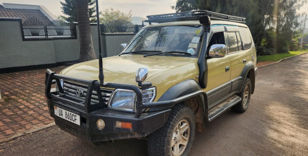 Explore Uganda on your terms with a reliable 4×4 self drive car. Cross-border rentals, rooftop tents & flexible pickup/drop-off with Car Rentals Rwanda.