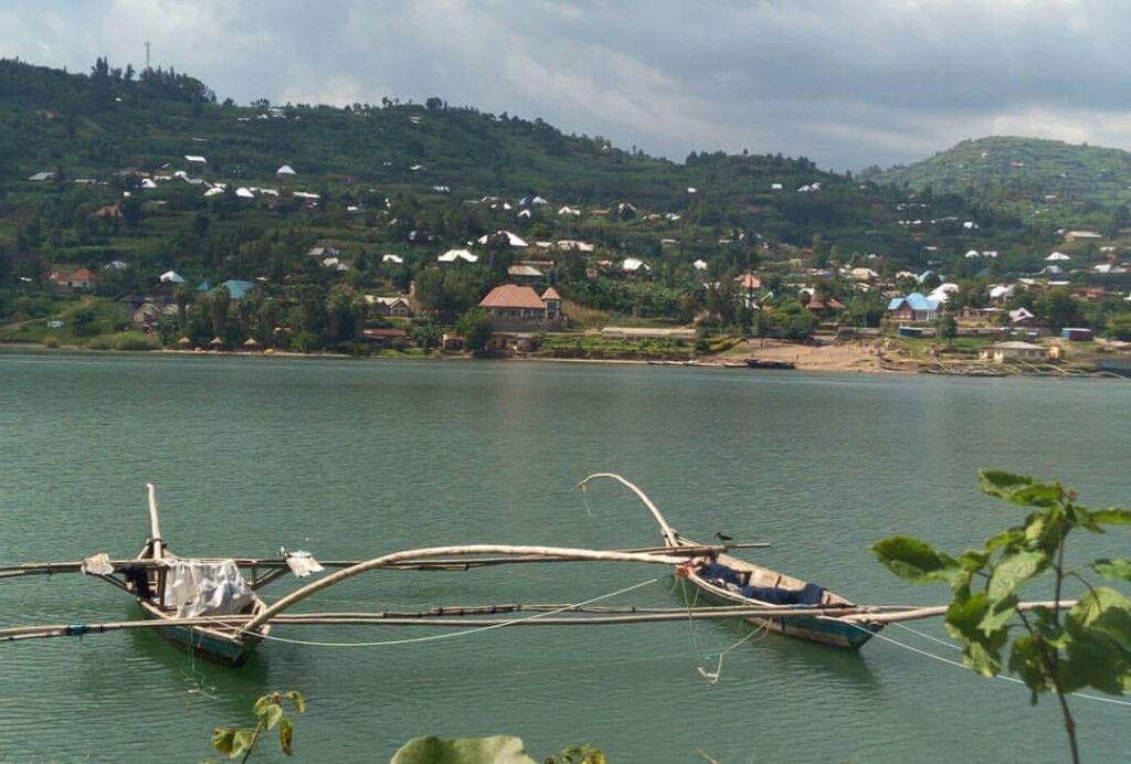 Hire a car for Lake Kivu Rwanda. Drive to Gisenyi, Rubavu & Kibuye. Stunning scenery, boat cruises & beaches. Book from $40/day with Car Rentals Rwanda.